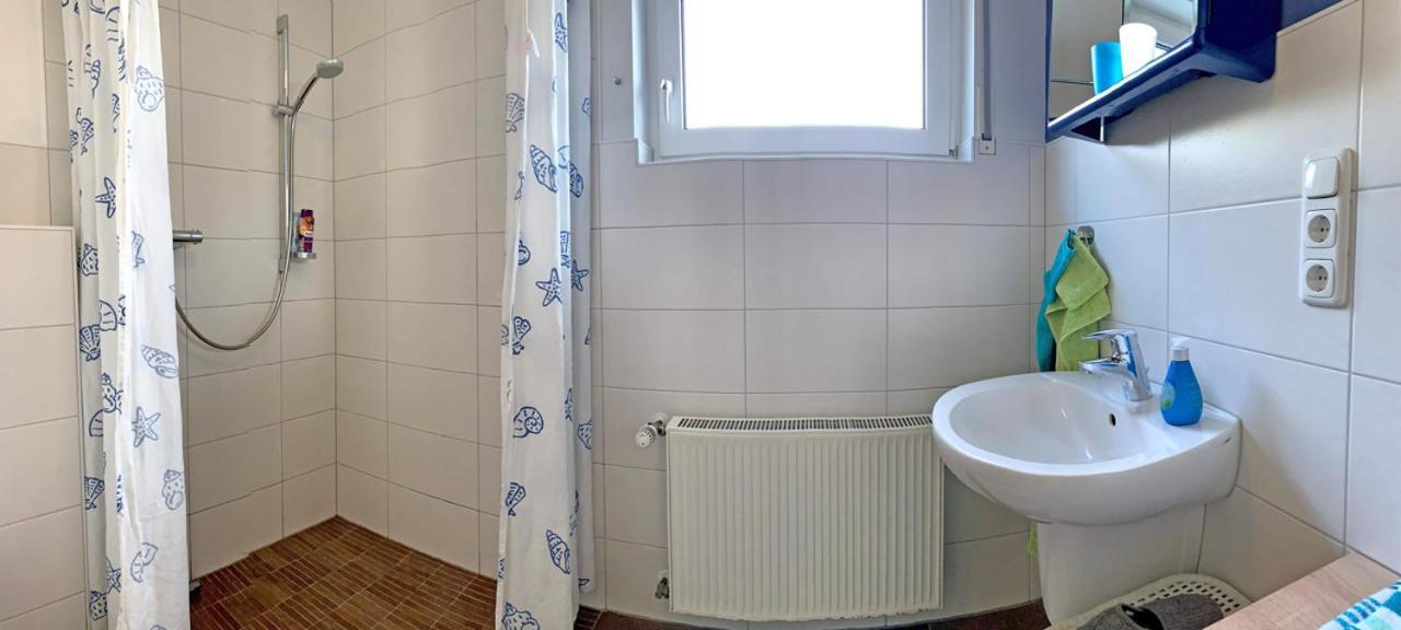 Ferienwohnung Zimmergruen Am Nordpark Мьонхенгладбах Екстериор снимка